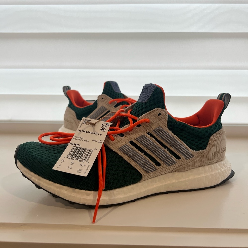ADIDAS Ultra Boost Miami Hurricanes EE3702 Men's shoes sz 9